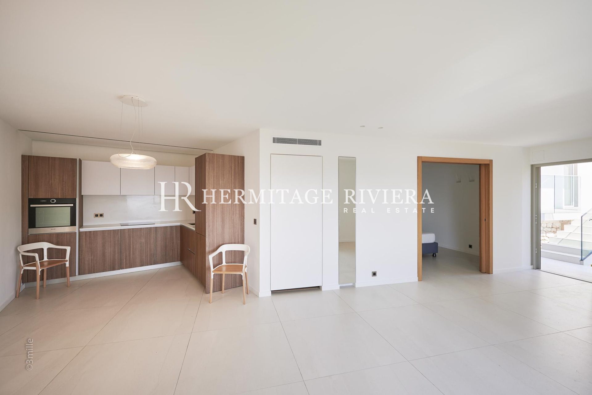 Modern property - Overlooking the Bay of Villefranche - Pool  (image 27)