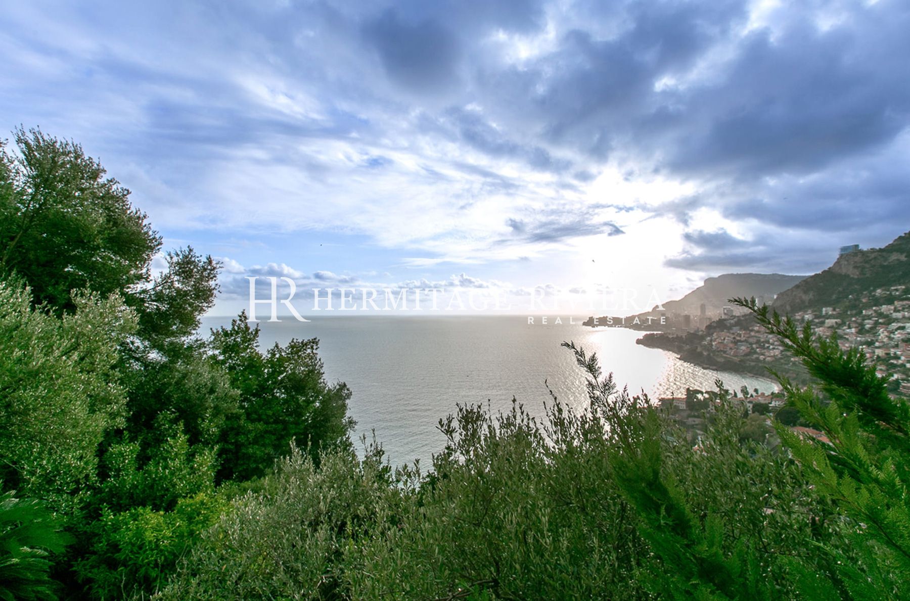 Apartamento en Roquebrune-Cap-Martín Apartamento reformado de 3 dormitorios con vistas a Mónaco y terraza. (imagen 19)