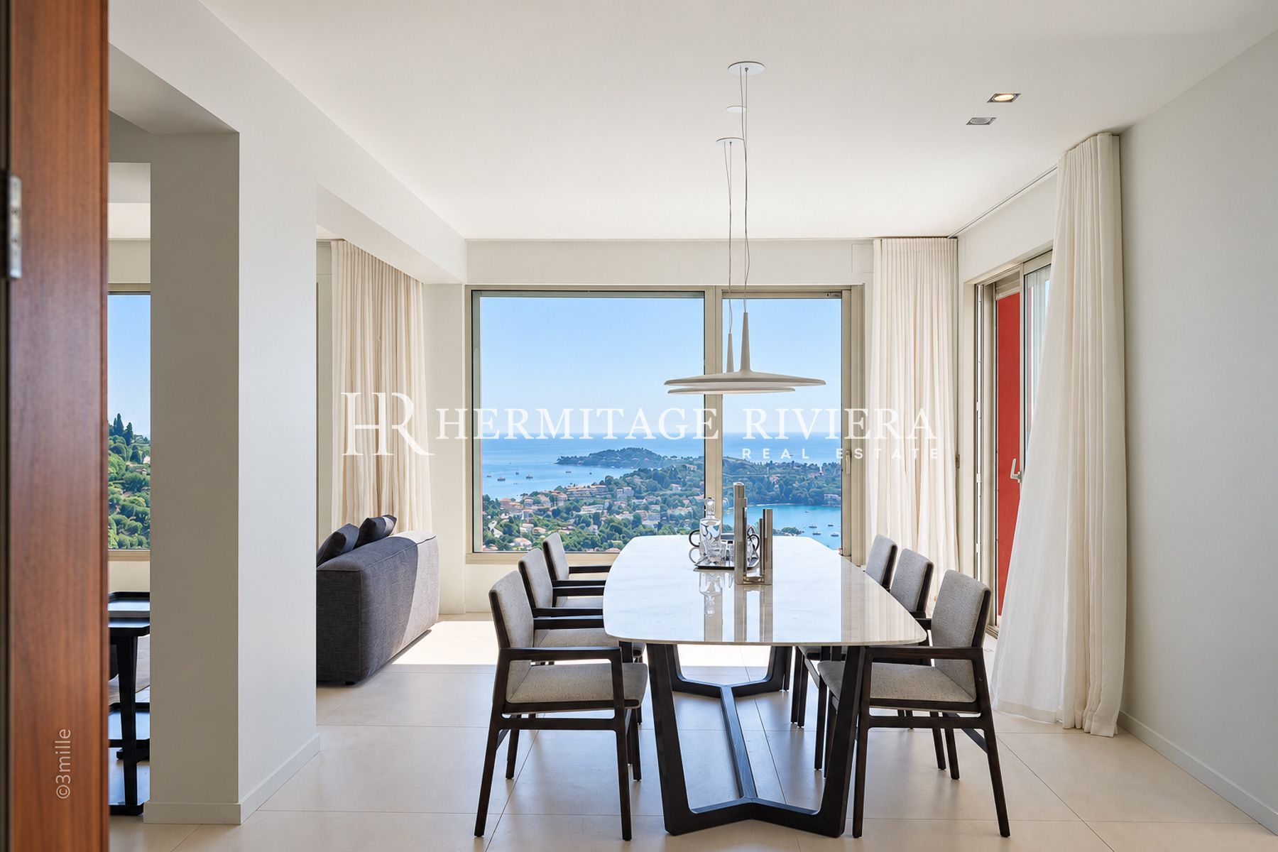 Villa in Villefranche-sur-Mer Modern property - Overlooking the Bay of Villefranche - Pool  (image 15)
